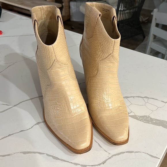 Chinese Laundry Bonnie Croc Print Tan Heeled Boots 10 - Picture 5 of 11